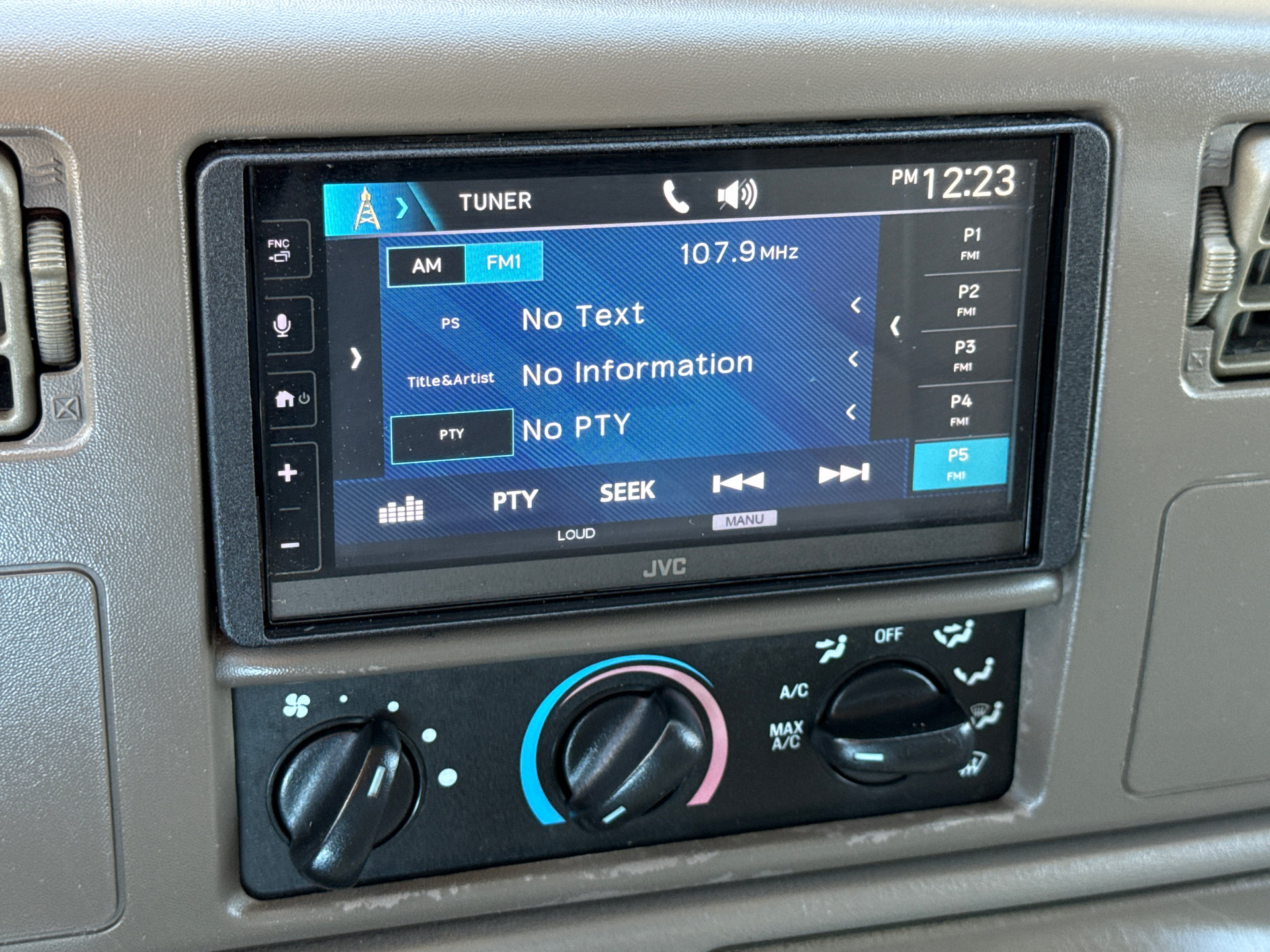 Used 2002 Ford F250 XLT RWD image 25