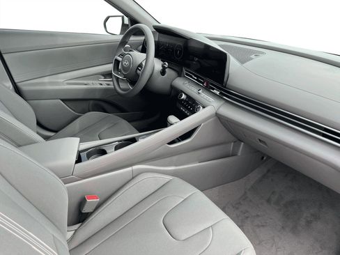 New 2025 Hyundai Elantra Blue image 15
