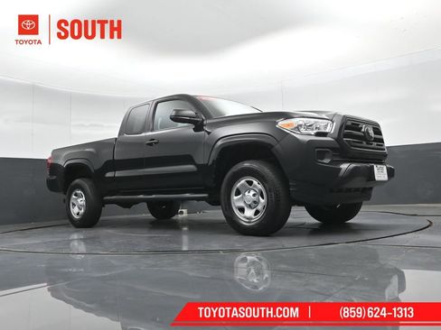 Used 2019 Toyota Tacoma SR image 31