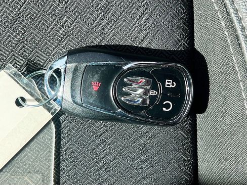 Used 2025 Buick Encore GX Preferred image 34