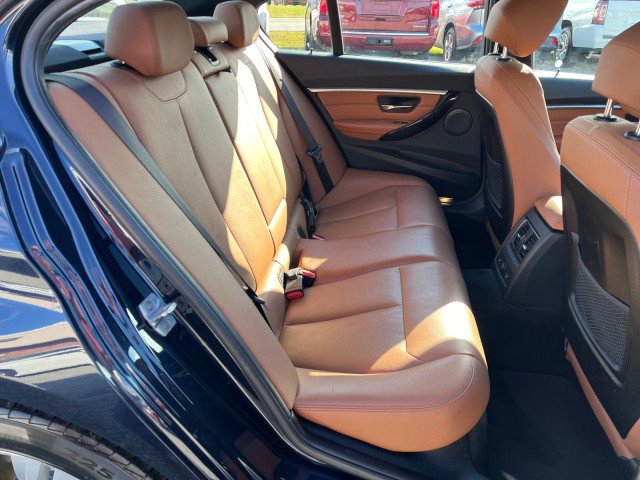 Used 2017 BMW 330i xDrive Sedan AWD/4WD image 16