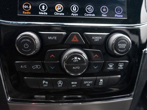 Used 2019 Jeep Grand Cherokee Limited image 19