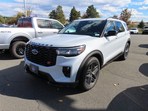 New 2026 Ford Explorer ST w/ Sun And Sound Package image 3