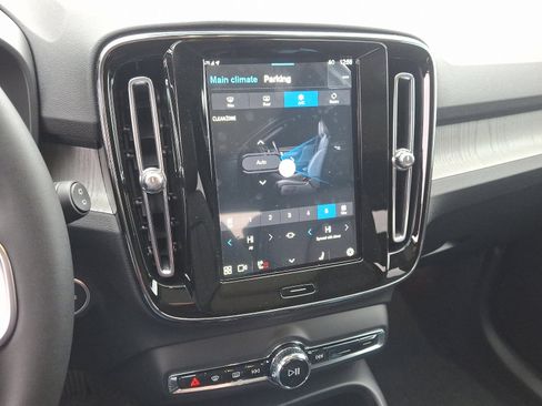New 2025 Volvo XC40 B5 Plus w/ Protection Package Premier image 11