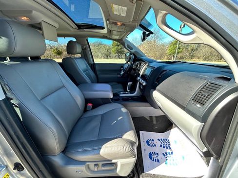 Used 2016 Toyota Sequoia Limited image 18