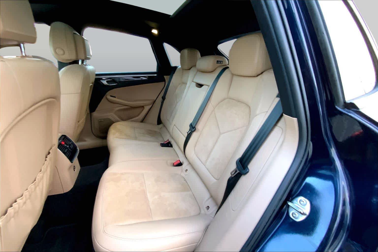 Used 2021 Porsche Macan AWD/4WD image 19