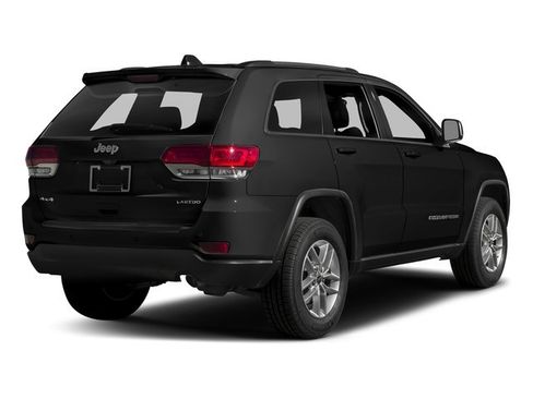 Used 2017 Jeep Grand Cherokee Altitude image 2