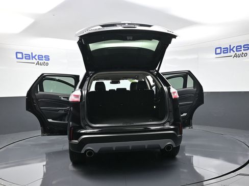 Used 2024 Ford Edge Titanium image 57