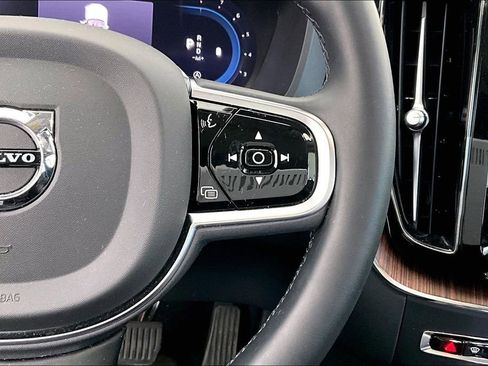 Certified 2023 Volvo XC60 B5 Ultimate w/ Climate Package image 26