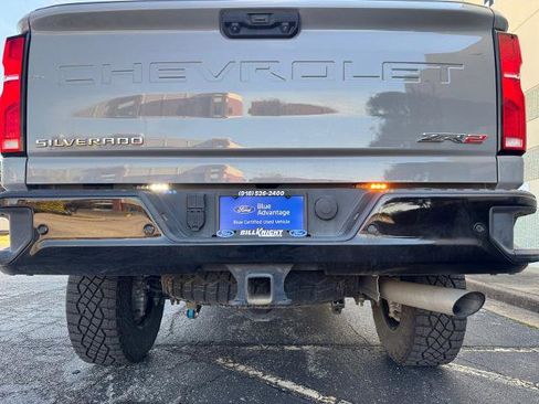 Used 2025 Chevrolet Silverado 2500 ZR2 w/ Technology Package image 31
