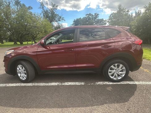 Used 2019 Hyundai Tucson SE image 2