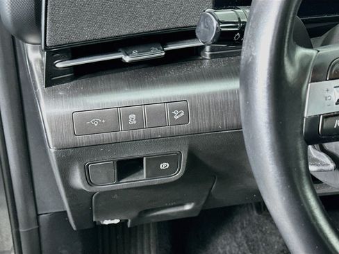 Used 2025 Hyundai Kona SEL FWD image 17