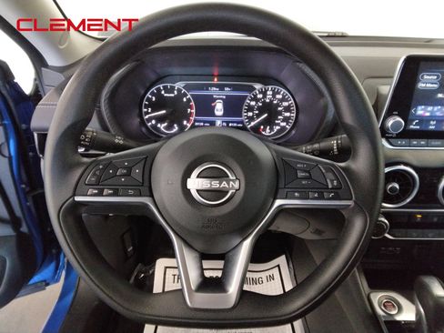 Used 2025 Nissan Sentra SV FWD image 9