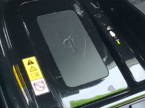 Used 2021 Toyota Prius XLE image 20