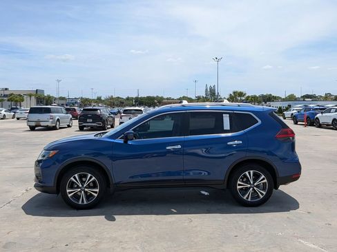 Used 2020 Nissan Rogue SV w/ Premium Package FWD image 5