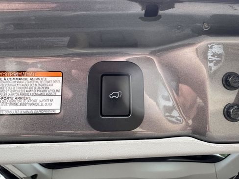 Used 2017 Toyota Sienna XLE w/ XLE Navigation Package FWD image 53