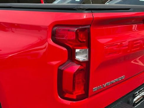 Used 2021 Chevrolet Silverado 1500 RST image 16