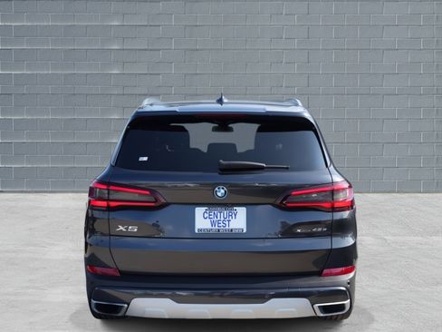 Certified 2022 BMW X5 xDrive45e w/ Executive Package image 4