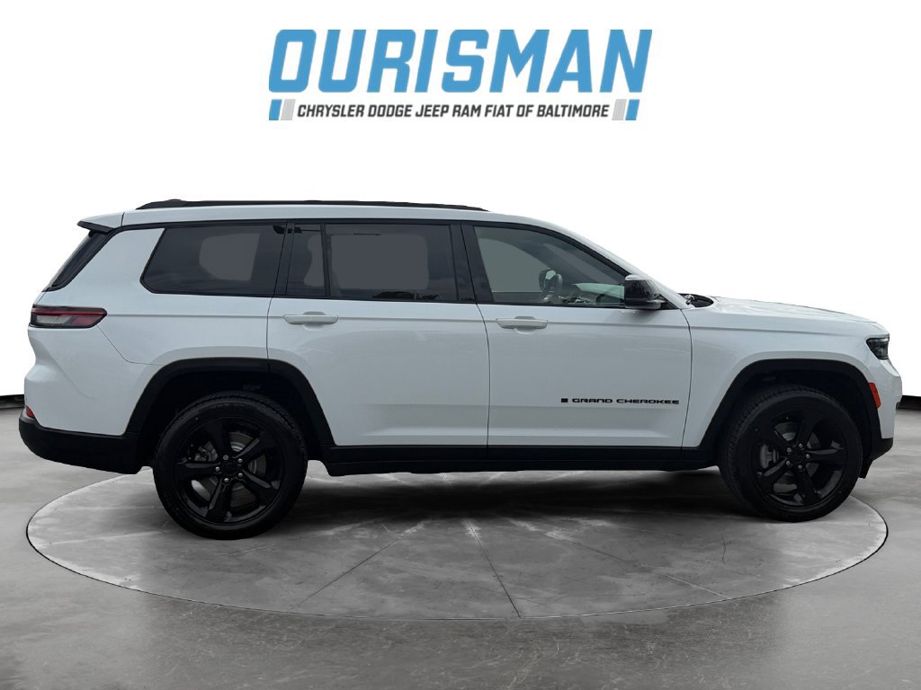 Used 2023 Jeep Grand Cherokee L Laredo AWD/4WD image 7