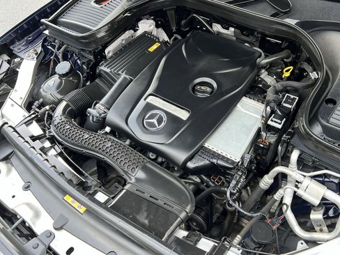 Used 2019 Mercedes-Benz GLC 300 4MATIC image 27
