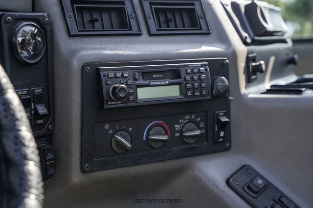 Used 2002 HUMMER H1 4-Door Open Top AWD/4WD image 24