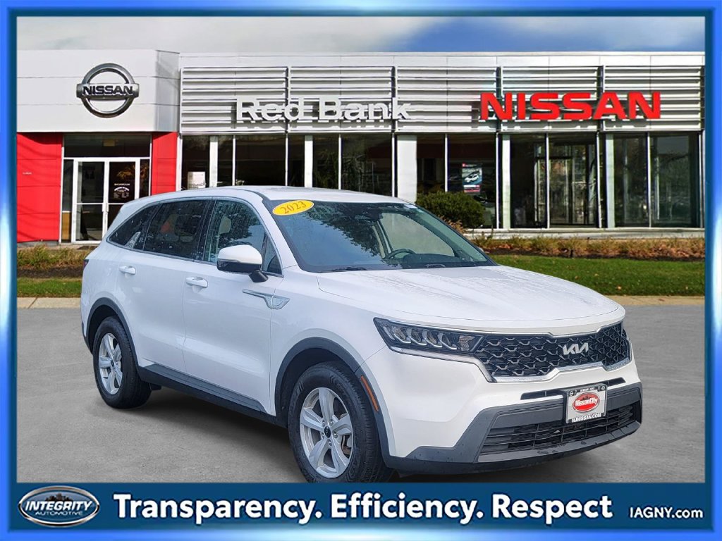 Used 2023 Kia Sorento LX FWD image 1