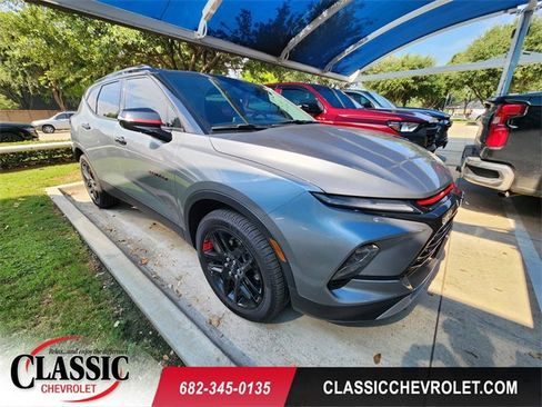 Used 2023 Chevrolet Blazer LT FWD image 1