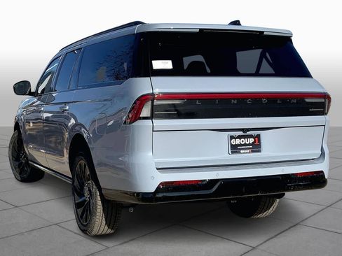 New 2026 Lincoln Navigator L Reserve w/ Jet Appearance Package AWD/4WD image 12