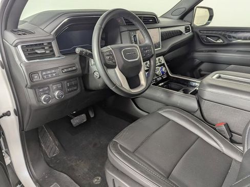 Used 2023 GMC Yukon XL Denali w/ Max Trailering Package image 11