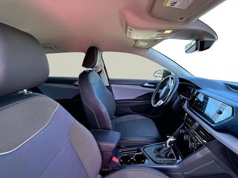 Used 2024 Volkswagen Taos SE image 27