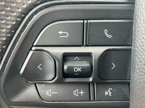 Used 2024 Toyota Tacoma SR5 AWD/4WD image 19