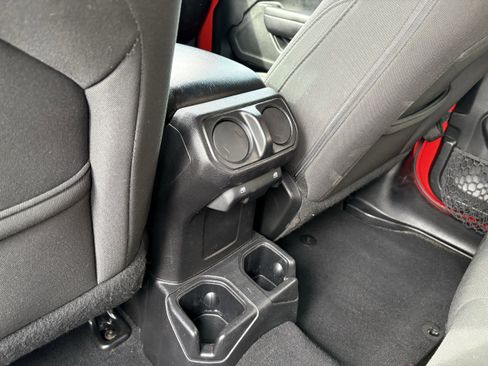 Used 2018 Jeep Wrangler Unlimited Sport S image 31