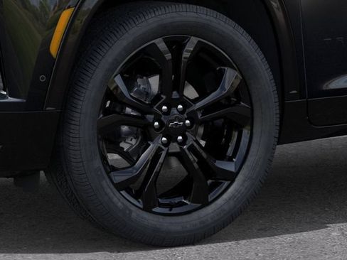 New 2027 Chevrolet Traverse RS w/ LPO, Floor Liner Package FWD image 9
