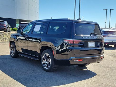 Used 2024 Jeep Wagoneer Series II w/ Flexible Seating Group AWD/4WD image 3