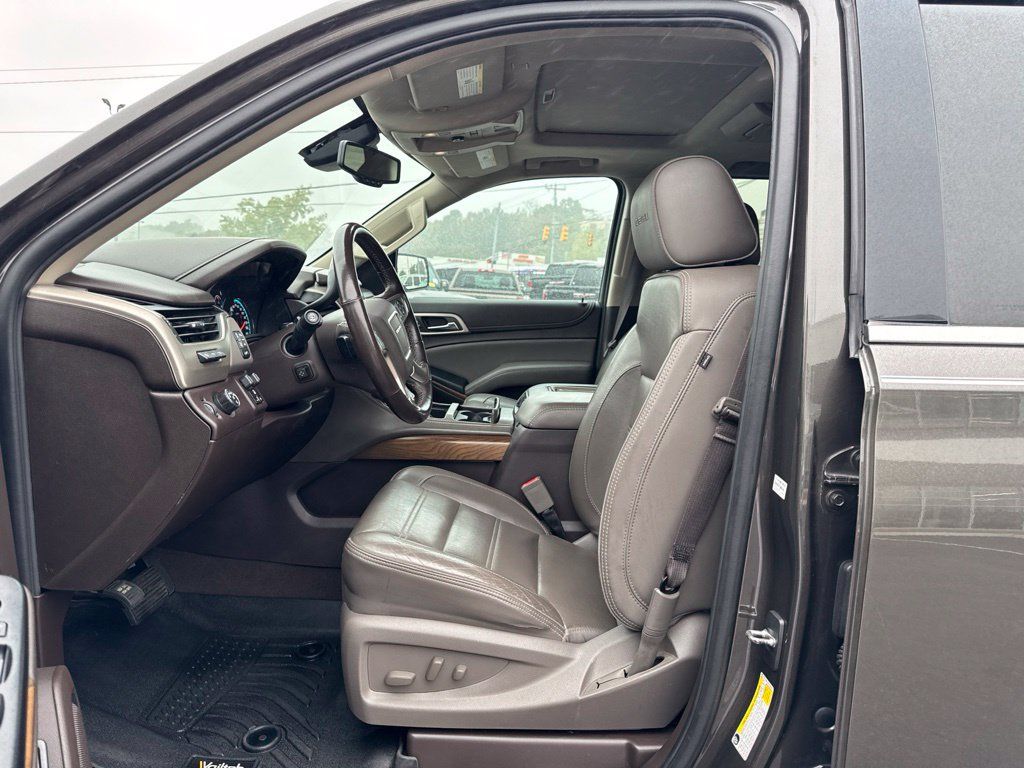 Used 2019 GMC Yukon XL Denali w/ Denali Ultimate Package RWD image 13