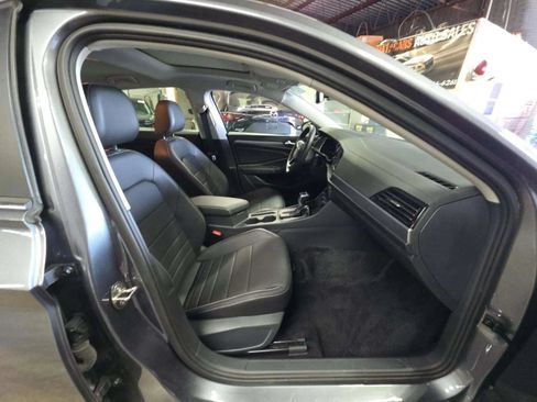 Used 2024 Volkswagen Jetta SE w/ Panoramic Sunroof Package FWD image 6