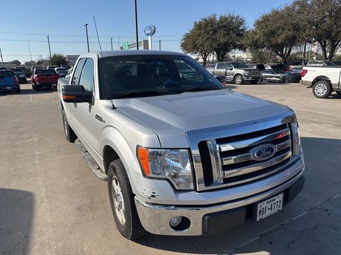 Used 2011 Ford F150 XLT w/ XLT Convenience Pkg image 2