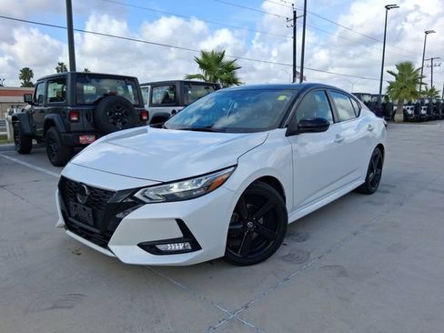 Used 2023 Nissan Sentra SR w/ Midnight Edition Package FWD image 3