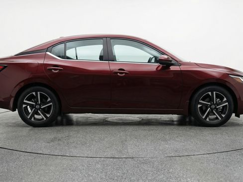 Used 2025 Nissan Sentra SV image 11