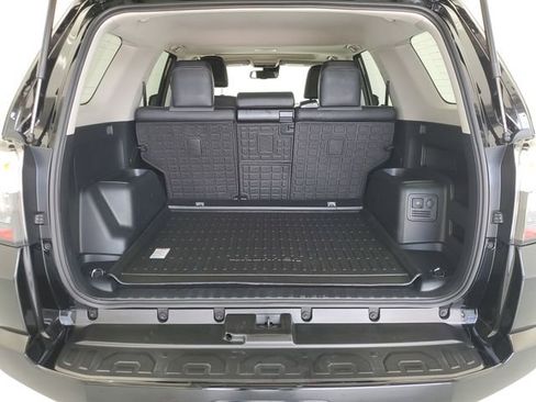 Used 2024 Toyota 4Runner SR5 Premium w/ Moonroof Package AWD/4WD image 9