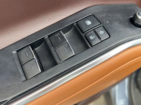 Used 2021 Toyota Highlander Platinum image 22