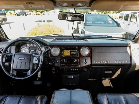 Used 2009 Ford F250 Lariat image 11