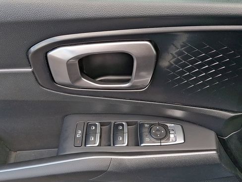 Certified 2023 Kia Sorento LX FWD image 2