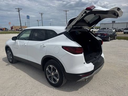 Used 2025 Chevrolet Blazer LT AWD/4WD image 8