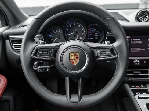 Certified 2026 Porsche Macan image 13