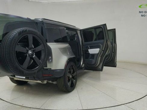 Used 2025 Land Rover Defender 110 X image 79