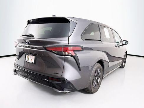Used 2025 Toyota Sienna XSE AWD/4WD image 10