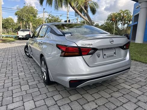 Used 2025 Nissan Altima 2.5 S FWD image 12