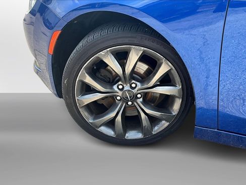 Used 2015 Chrysler 200 S w/ Navigation & Sound Group I image 2