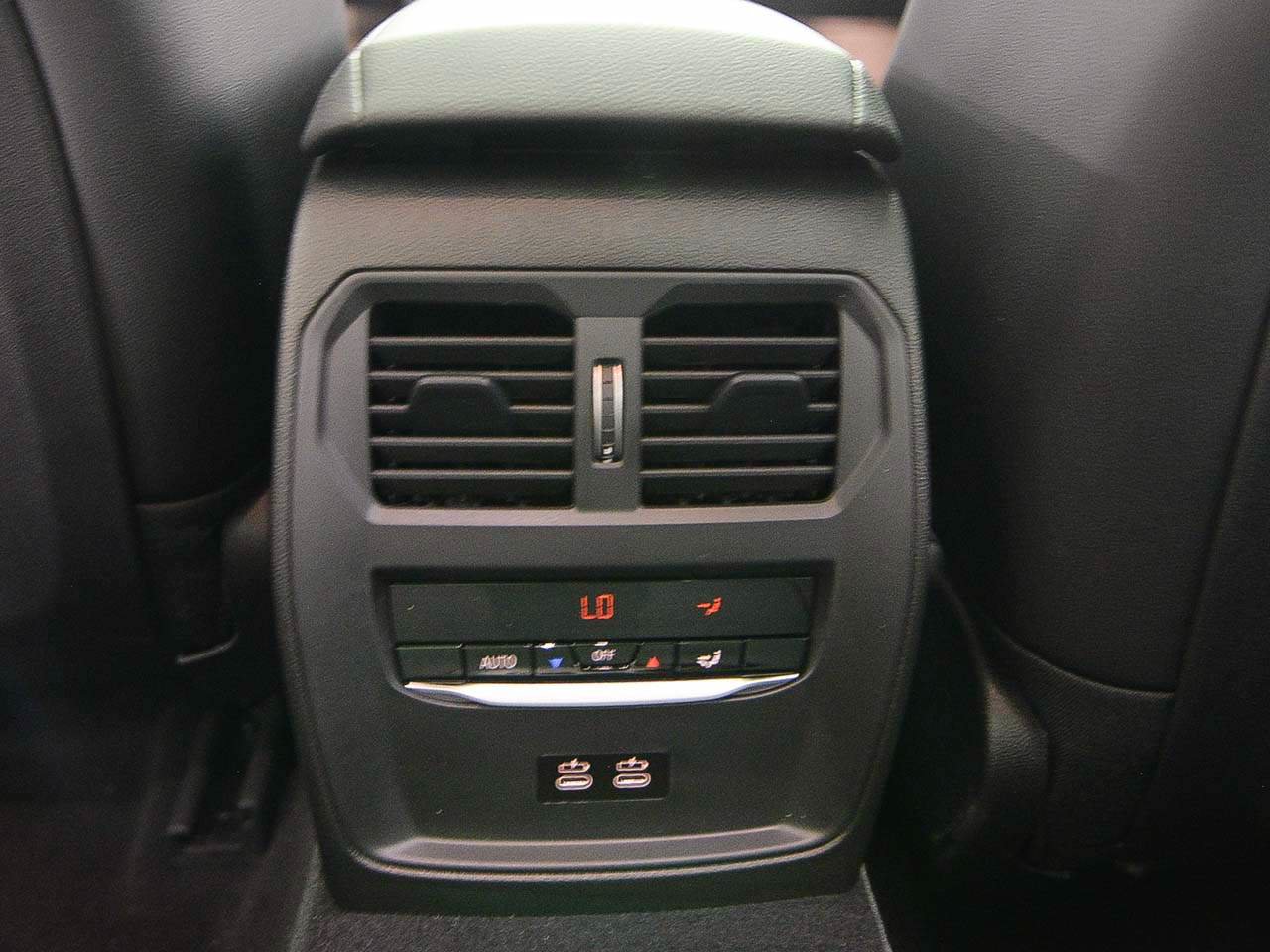 Used 2026 BMW 330i Sedan w/ Convenience Package RWD image 10